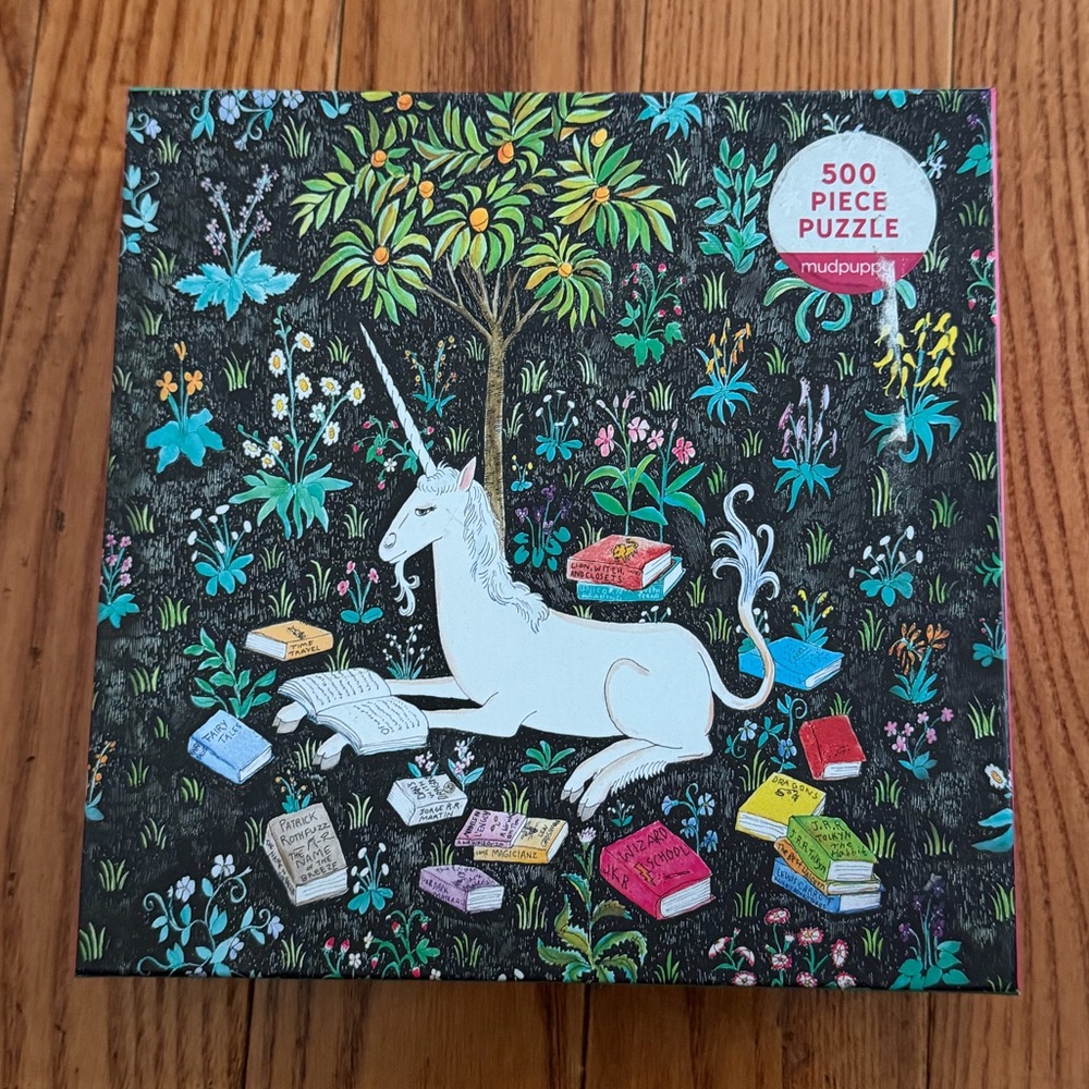 Mudpuppy White Unicorn 500-Piece Puzzle - Colorful Books & Florals